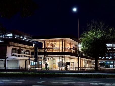 夜でも明るい　奈良公園バスターミナル 奈良公園バスターミナル,バスターミナル,奈良市の写真素材