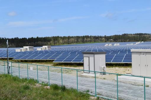 大量のソーラーパネル 大量のソーラーパネル 発電,発電所,ソーラーパネルの写真素材