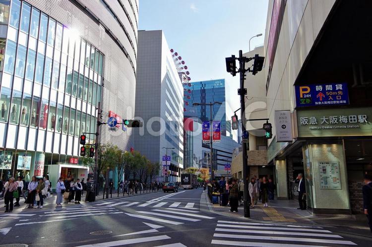 大阪梅田阪急茶屋町口付近の風景 大阪梅田,茶屋町,阪急の写真素材