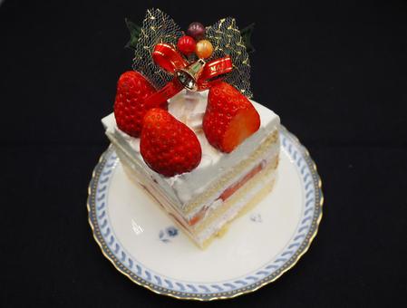 クリスマス・苺ショートケーキ（カット） クリスマスケーキ,苺,ショートケーキの写真素材