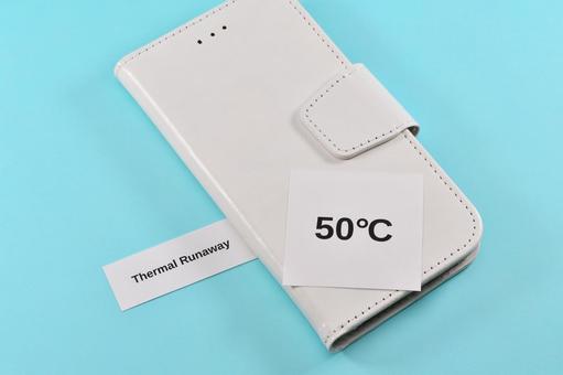 スマホが熱暴走しているイメージ スマホが熱暴走しているイメージの写真