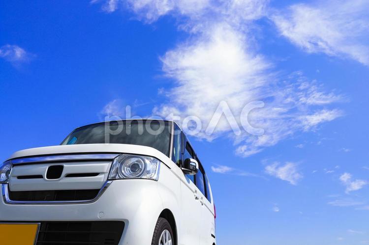 軽自動車と青空 軽自動車,交通,車の写真素材