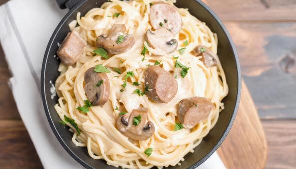 手作りパスタ・スパゲティ・俯瞰 手作りパスタ・スパゲティ・俯瞰の写真