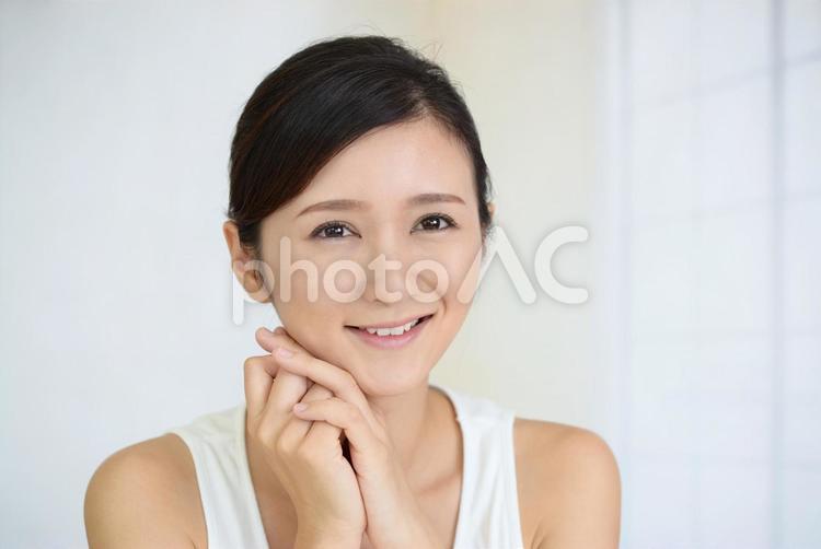 健康的な女性　スキンケアイメージ スキンケア,美容,エステサロンの写真素材
