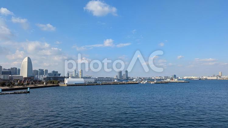 横浜大さん大橋から見たみなとみらい 横浜,みなとみらい,海の写真素材