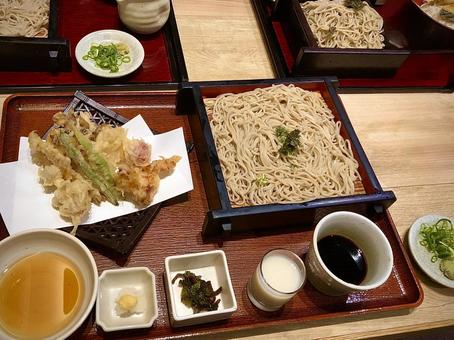 美味しそうな天ざる蕎麦 天ぷら,ざる蕎麦,そばの写真素材