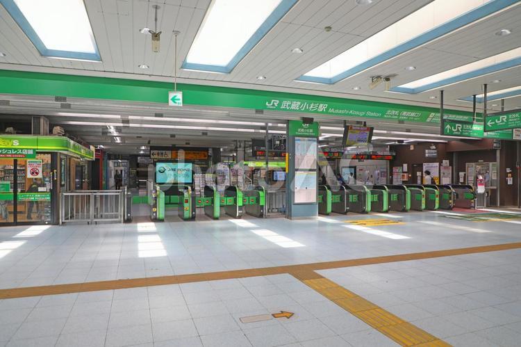 武蔵小杉駅　JR改札口 武蔵小杉駅,武蔵小杉,駅の写真素材