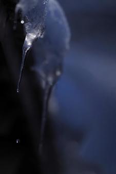 つらら つらら,雪,冬の写真素材