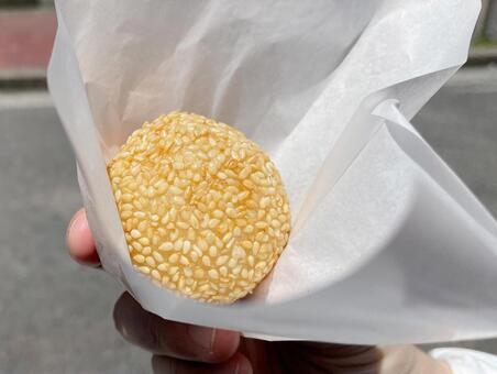 横浜中華街のごま団子 団子,中華,中華料理の写真素材