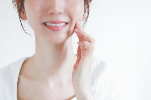 女性の顔 スキンケア 女性の顔 スキンケア 女性,顔,スキンケアの写真素材