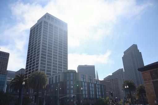 薄明光線とサンフランシスコの都会の街並み 薄明光線,サンフランシスコ,都会の写真素材