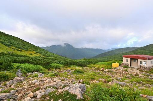 雲ノ平山荘テント場の早朝の風景 雲ノ平,雲ノ平山荘,テント場の写真素材