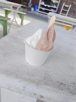 チョコとミルクのジェラート ジェラート,アイス,ミルクの写真素材