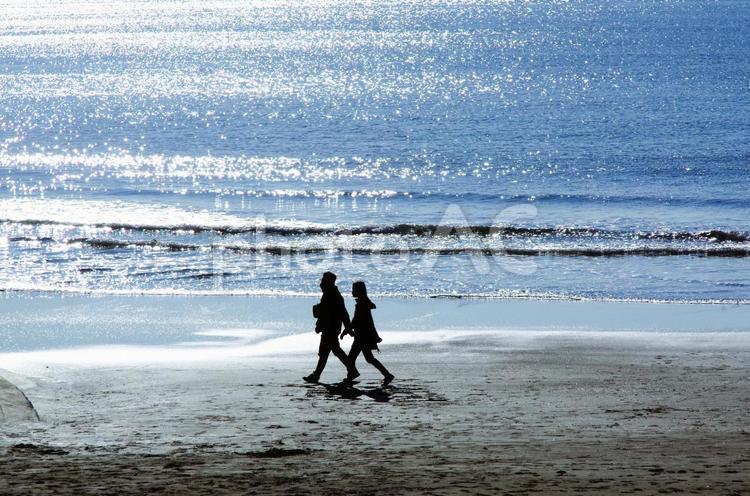 湘南・海辺の二人 湘南,海,海辺の写真素材