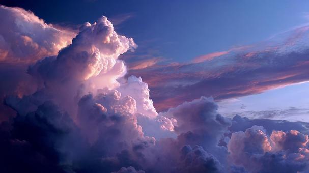 天空にそびえる巨大な積乱雲 天空にそびえる巨大な積乱雲の写真