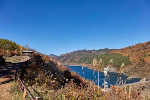 秋の奥木曽湖・味噌川ダム・柳沢尾根公園 秋の奥木曽湖・味噌川ダム・柳沢尾根公園 秋,奥木曽湖,味噌川ダムの写真素材
