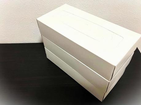 3つ重なったティッシュ箱 3つ重なったティッシュ箱 ティッシュ箱,箱ティッシュ,ボックスティッシュの写真素材