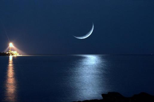 三日月 三日月,灯台,芦屋海岸（福岡県）の写真素材