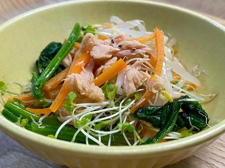 ブロッコリースプラウトの入った野菜サラダ 食べ物,美味しい,人物なしの写真素材