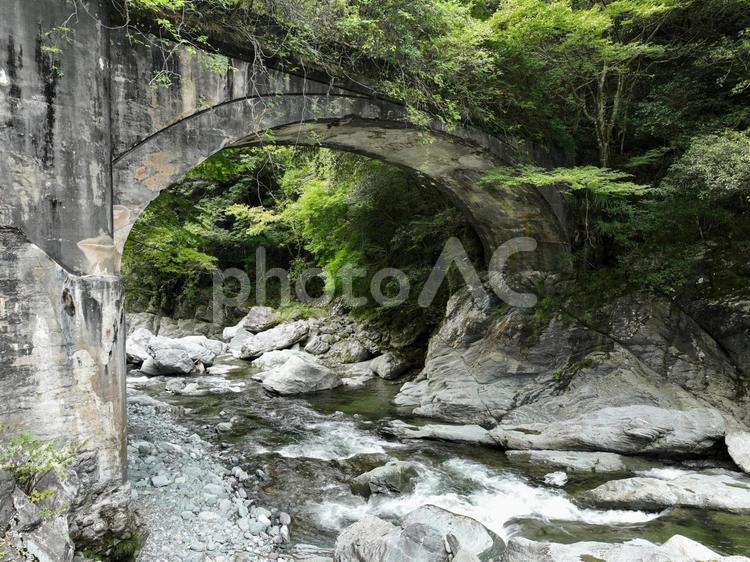 愛媛県西条市　三碧峡の風景 三碧峡,渓谷,山の写真素材
