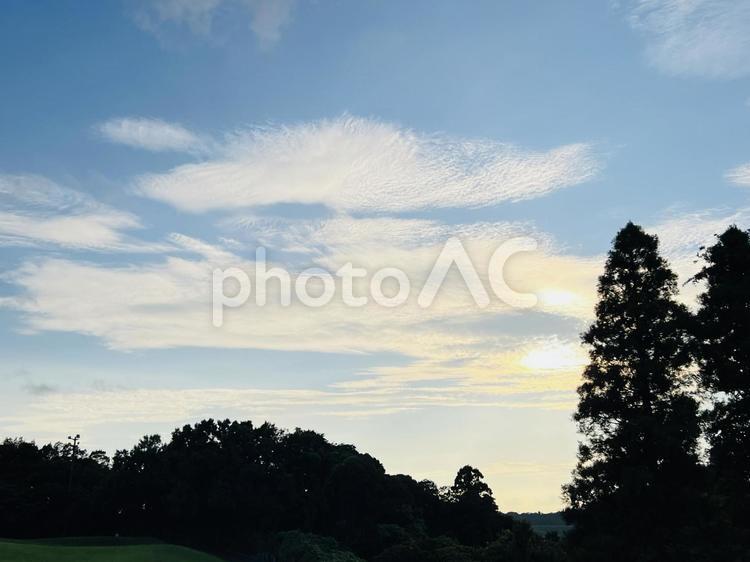 夕暮れのゴルフコース風景 ゴルフ,ゴルフ場,ゴルフコースの写真素材