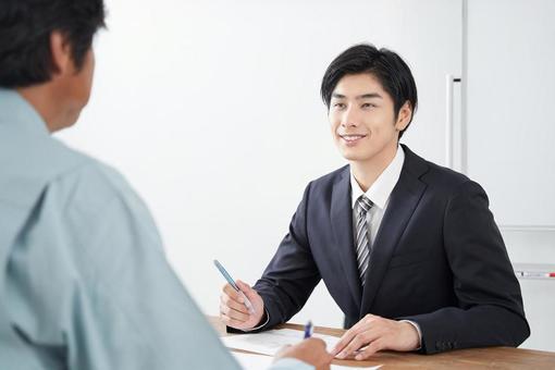 Japanese male sales position to discuss construction, bau, ein treffen, ein mann, JPG