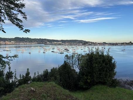 海辺 反射,ヨーロッパ,街並みの写真素材