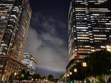 東京駅から大手町と街灯 東京駅から大手町と街灯の写真
