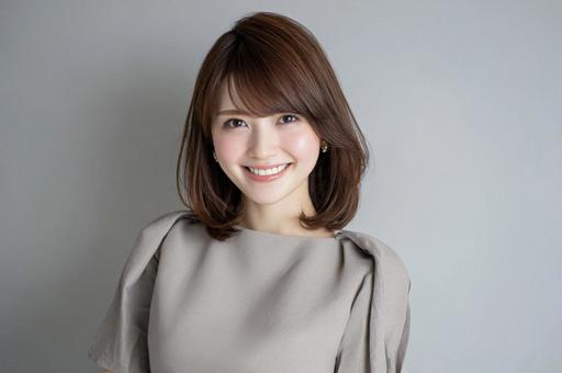 受付の女性-1 受付の女性-1の写真