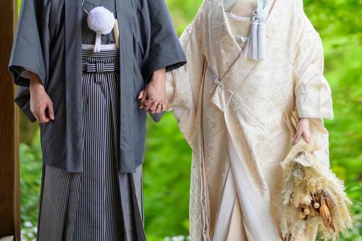 Bride and groom in kimono, JPG