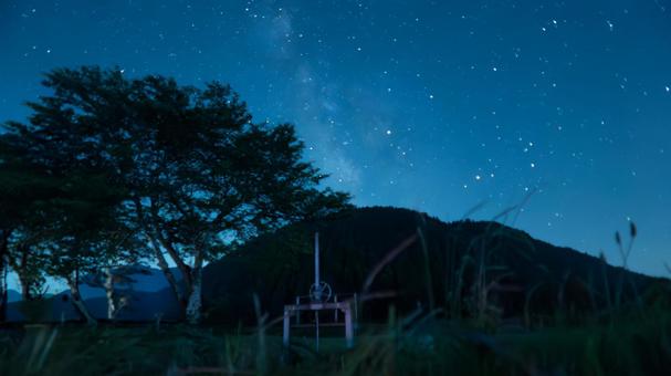 天の川が照らす豊作の田んぼの夜 天の川が照らす豊作の田んぼの夜の写真