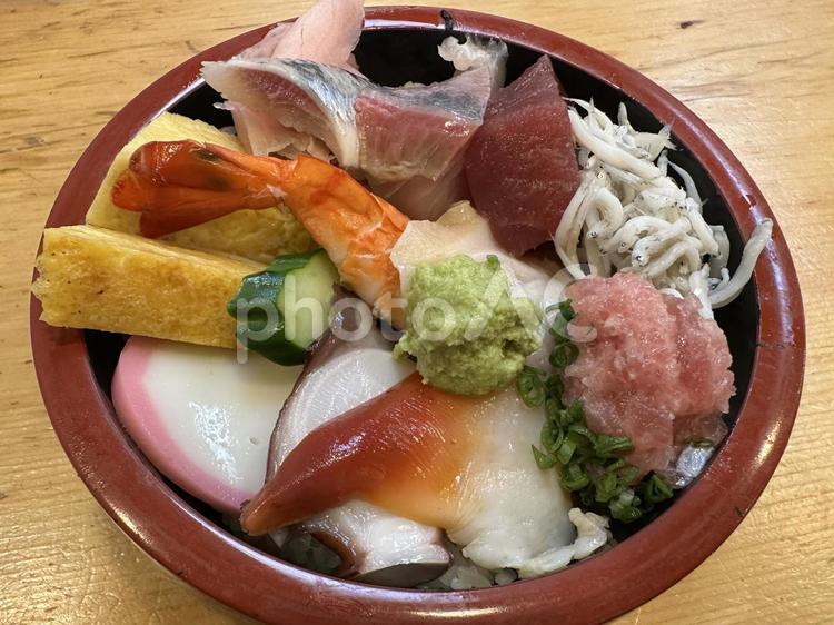 海鮮丼 海鮮丼,刺身,マグロの写真素材
