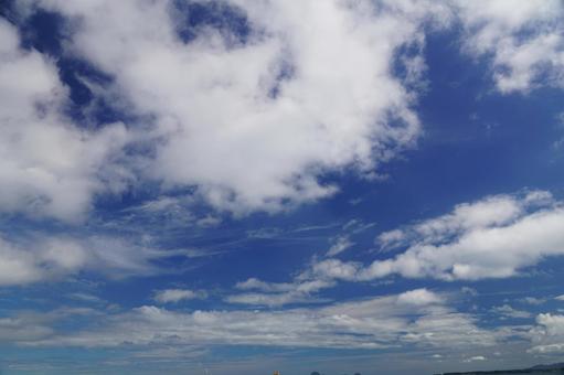 晴れた日の空の風景 晴れた日の空の風景の写真