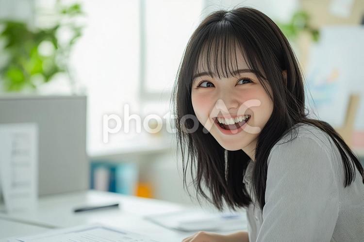 笑顔で働くビジネス女性のポートレート 女性,笑顔,ビジネスの写真素材