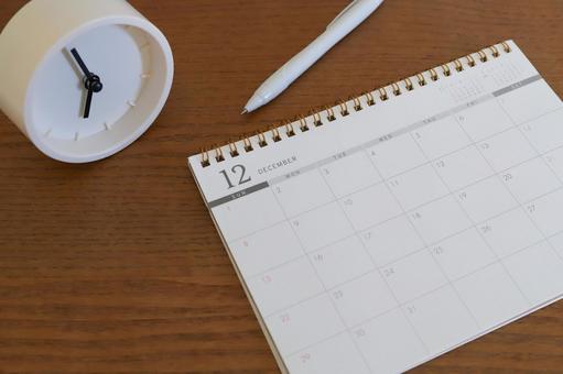時計とカレンダー　スケジュールイメージ カレンダー,12月,時計の写真素材