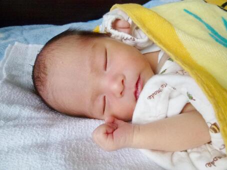 生後5日赤ちゃん 生後５日,赤ちゃん,新生児の写真素材