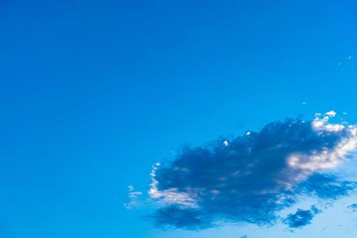 青空に浮かぶ雲 空,雲,青空の写真素材