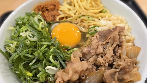 まぜそば まぜそば まぜそば,麺,牛肉の写真素材