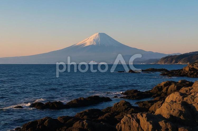 三浦半島（海）からの富士山 富士山,海,三浦半島の写真素材