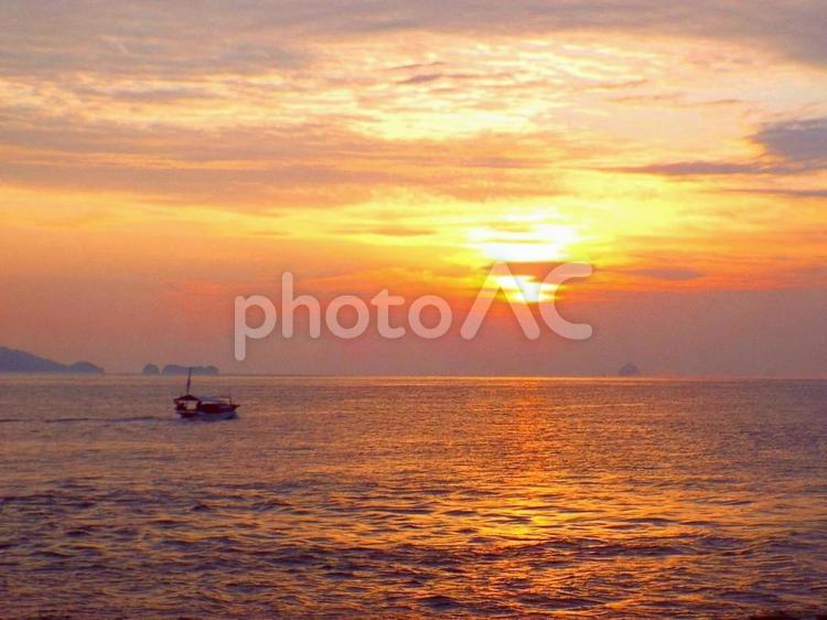 【風景写真】瀬戸内の朝景色 瀬戸内,瀬戸内海,朝焼けの写真素材
