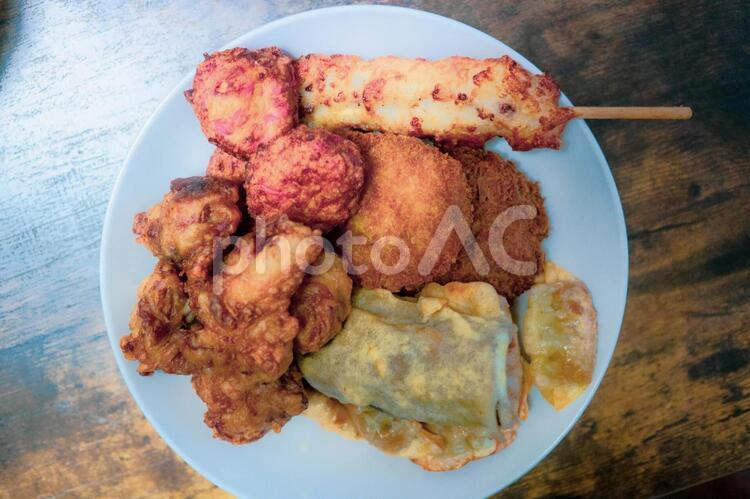 惣菜　唐揚げ　揚げ物　大盛り 惣菜,揚げ物,大盛りの写真素材