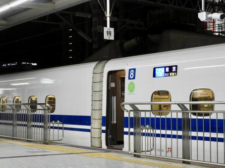 東海道新幹線8号車グリーン車乗車口 東海道新幹線,新幹線,グリーン車の写真素材