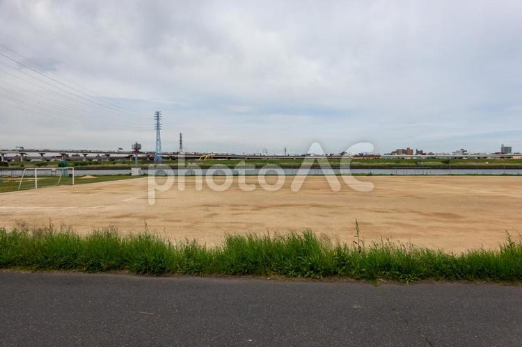 荒川　河川敷 荒川,河川敷,土手の写真素材