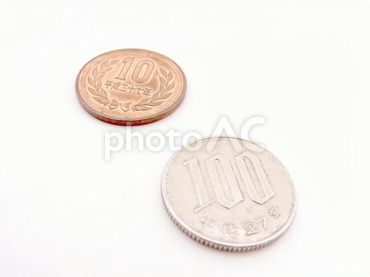 100円と10円 100円,10円,消費税の写真素材