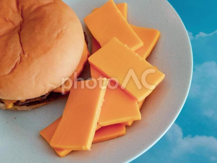 チーズのバーガーとチェダーチーズ2 ハンバーガー,チーズバーガー,チェダーチーズの写真素材