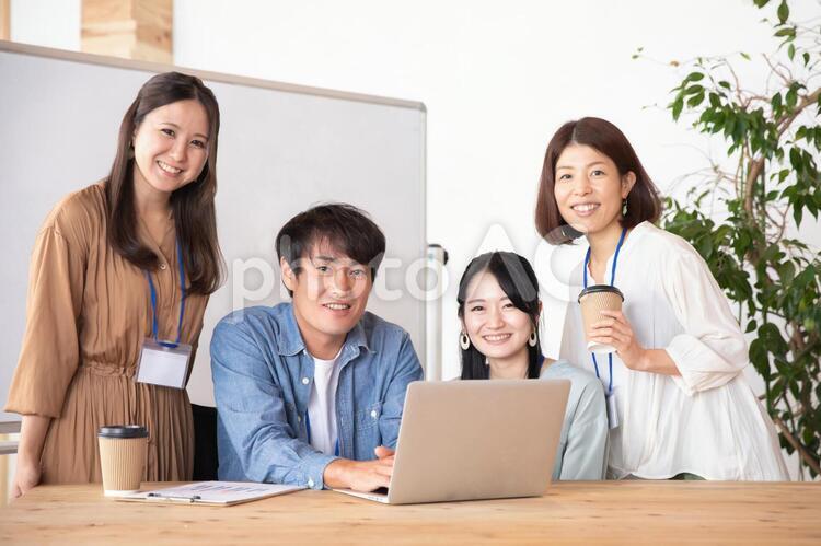 会議・ミーティング・打ち合わせ 会議,ミーティング,ビジネスの写真素材