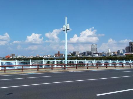 東京:隅田川の橋 空色の言問橋 東京:隅田川の橋 空色の言問橋 橋,言問橋,空色の写真素材