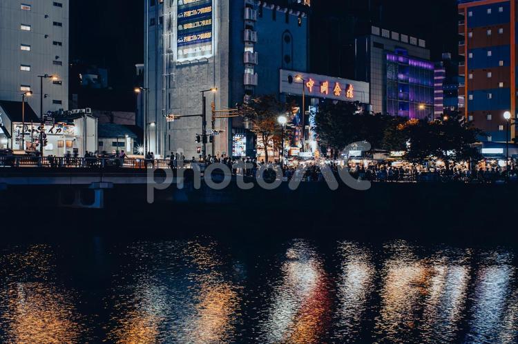 フィルム風の歓楽街の夜景 歓楽街,フィルム風,福岡の写真素材