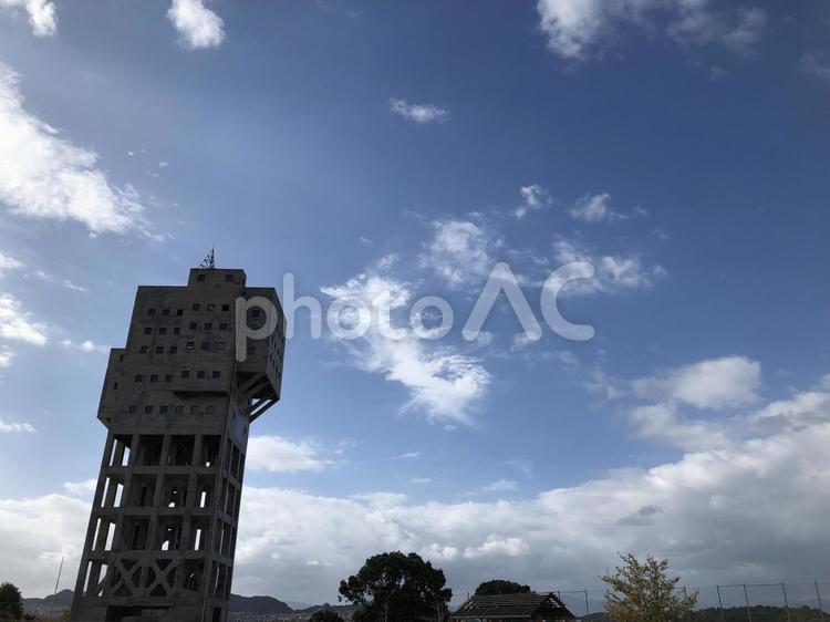 逆光が映える旧志免炭鉱 旧志免炭鉱,空,風景の写真素材