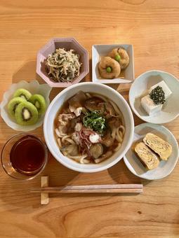 とろなす豚うどん定食 とろなす豚うどん定食 うどん,食事,夕食の写真素材